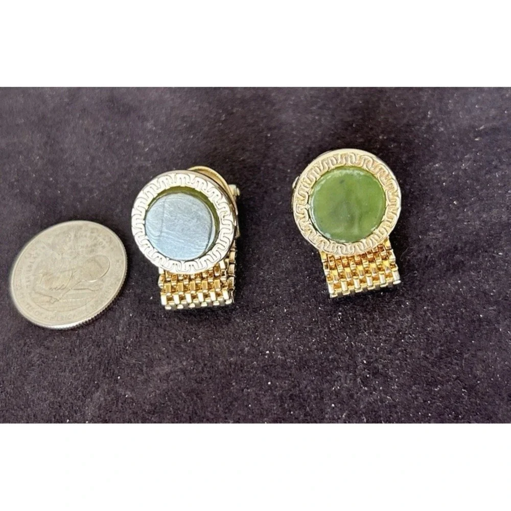 Vintage 60s Gold-Tone Cufflinks Green Stone Metal Mesh Wrap VGUC